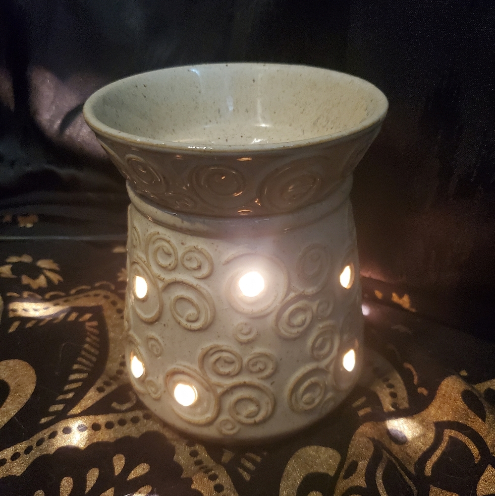 Scentsy retired warmer "Angora" in perfect condition no box